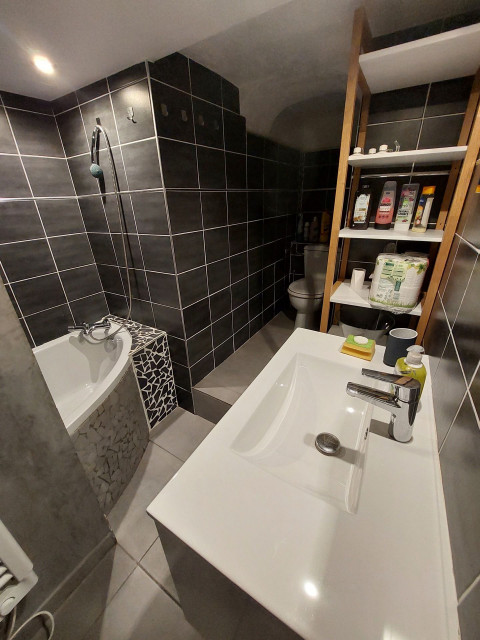 _lv_images__lot_0037251006_03_4207457