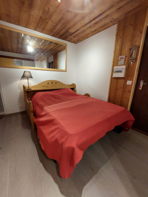 _lv_images__lot_0037251010_05_4681972