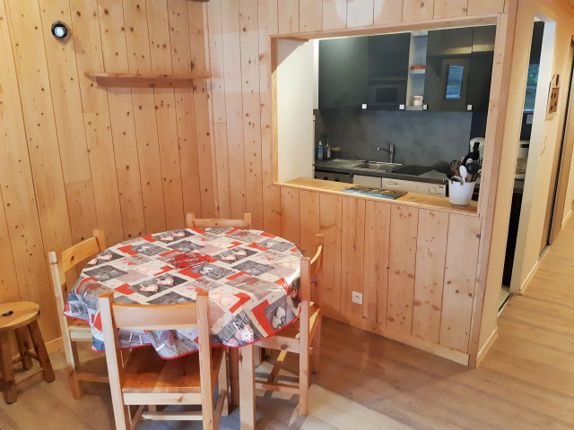 _lv_images__lot_0037251020_10_4446273