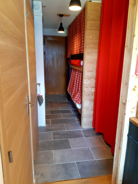 _lv_images__lot_0037251085_04_4315941