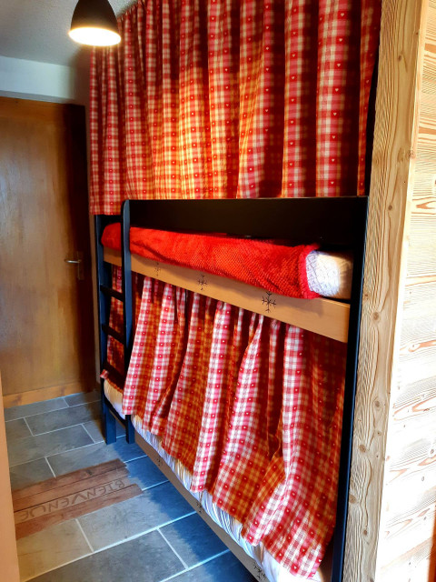 _lv_images__lot_0037251085_11_4400430