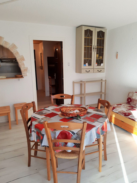 _lv_images__lot_0037251094_08_4571854