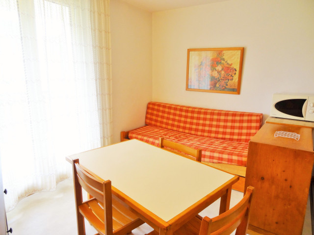 _lv_images__lot_0037251102_01_4259273