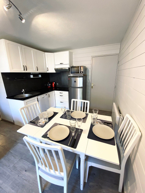 _lv_images__lot_0037251118_04_4417682