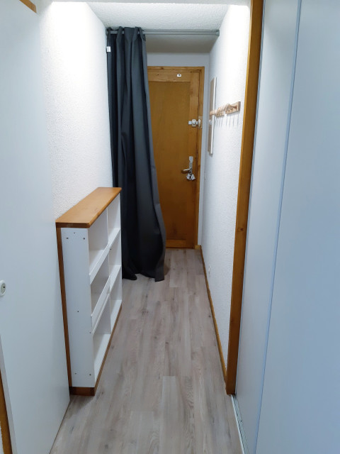 _lv_images__lot_0037251119_08_4673979