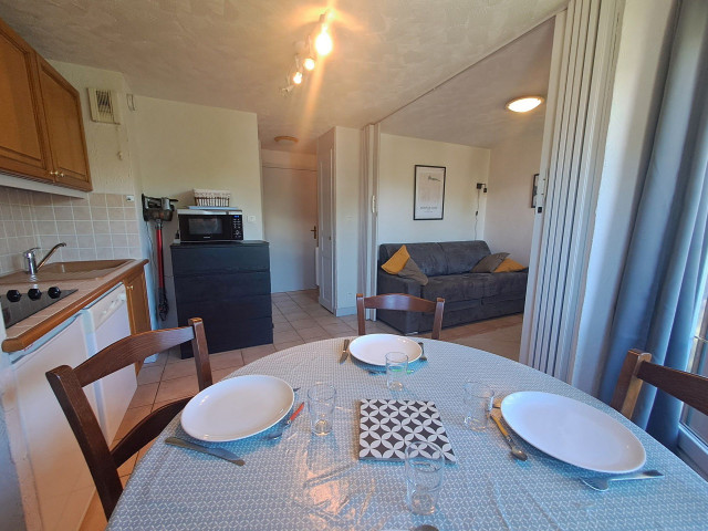 _lv_images__lot_0037251134_04_5067477
