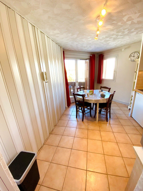 _lv_images__lot_0037251134_08_4738989