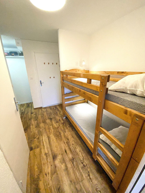 _lv_images__lot_0037251145_10_4624351