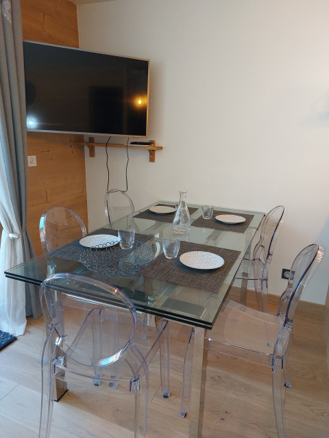 _lv_images__lot_0037251194_03_4615213