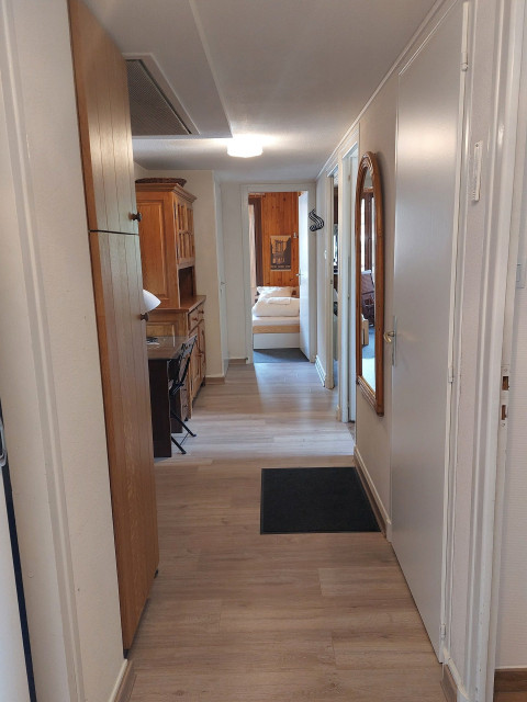 _lv_images__lot_0037251195_12_4164289