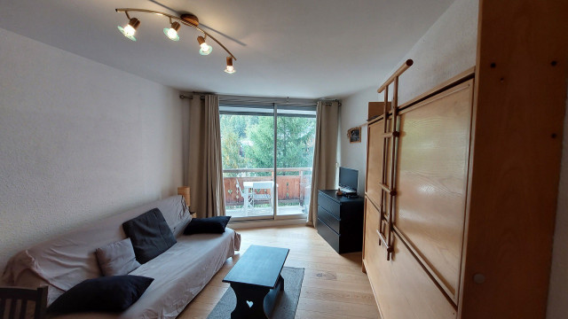 _lv_images__lot_0037251214_01_4588033