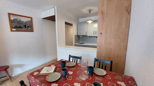 _lv_images__lot_0037251214_07_4379757