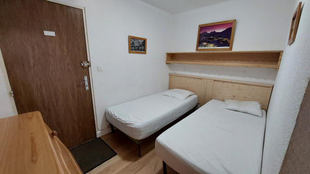 _lv_images__lot_0037251214_13_4532756