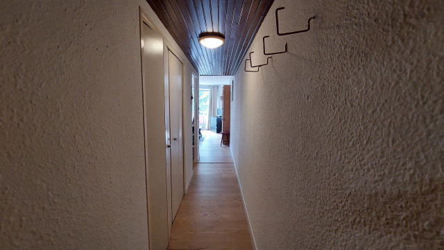 _lv_images__lot_0037251214_14_4400953