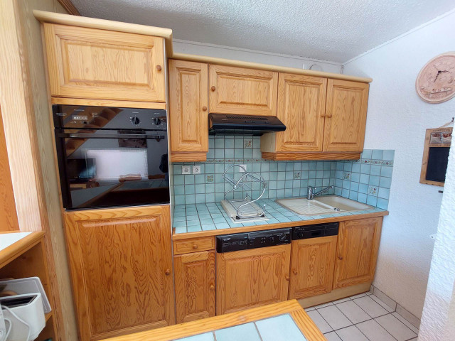 _lv_images__lot_0037251217_03_4298055