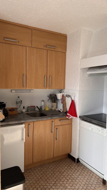 _lv_images__lot_0037251233_03_4643010