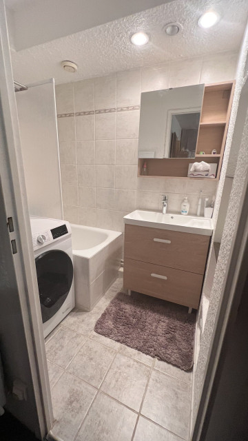 _lv_images__lot_0037251233_04_4563409