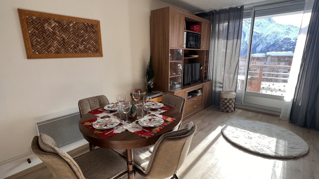 _lv_images__lot_0037251233_10_4572741