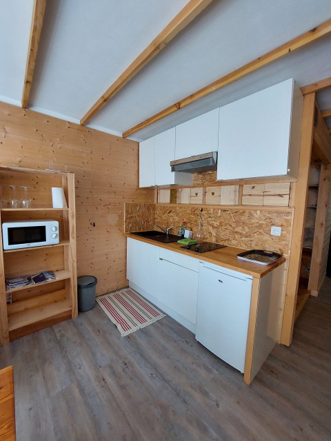 _lv_images__lot_0037251251_02_4322002