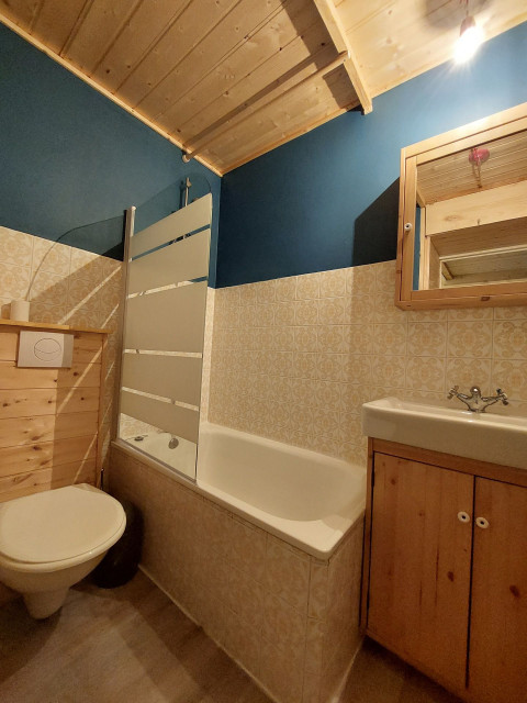 _lv_images__lot_0037251251_05_4206842