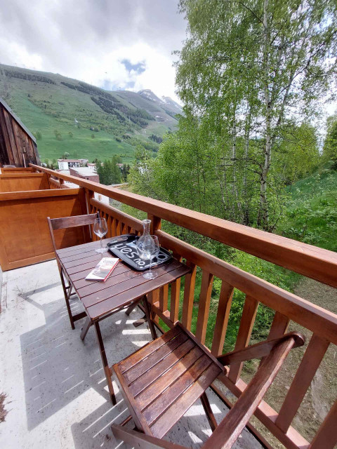 _lv_images__lot_0037251251_06_4535444