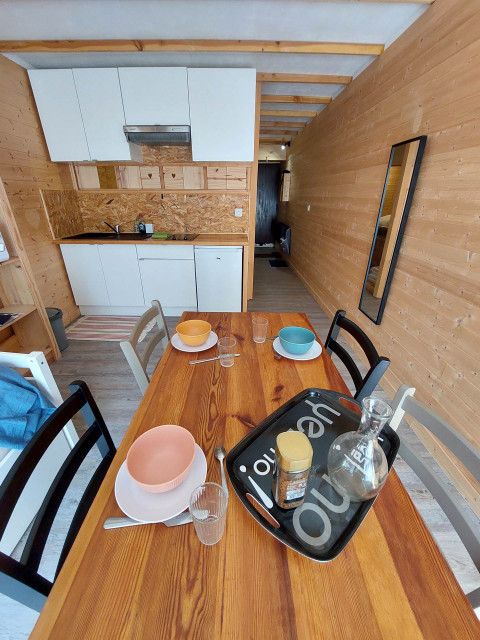 _lv_images__lot_0037251251_08_4388296