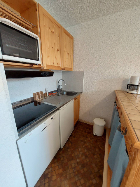 _lv_images__lot_0037251252_02_5020901