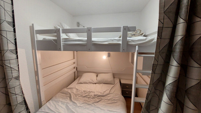 _lv_images__lot_0037251264_02_4473922