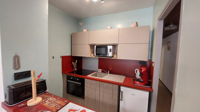 _lv_images__lot_0037251264_03_4696668