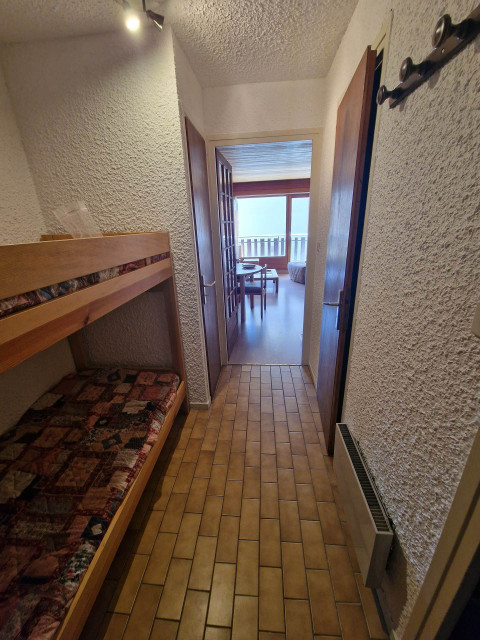 _lv_images__lot_0037251282_06_4687977