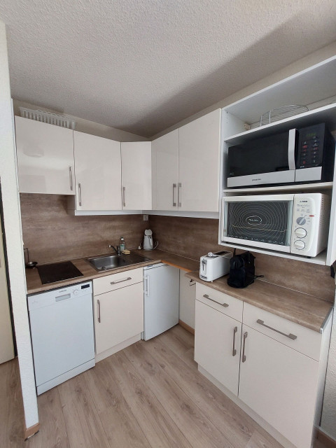 _lv_images__lot_0037251292_02_4588129