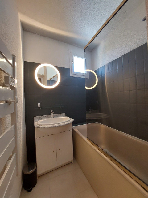 _lv_images__lot_0037251292_04_4268465