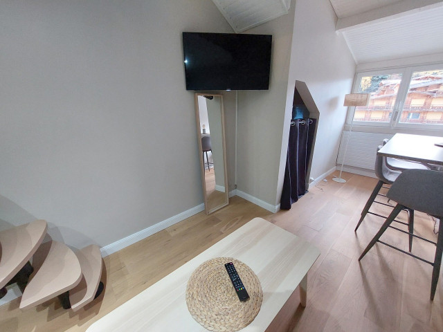 _lv_images__lot_0037251297_09_4615454