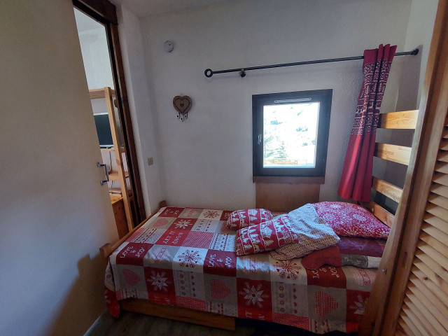 _lv_images__lot_0037251300_07_4370729