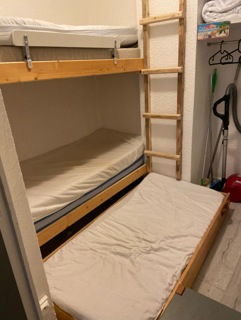 _lv_images__lot_0037251301_05_4297681