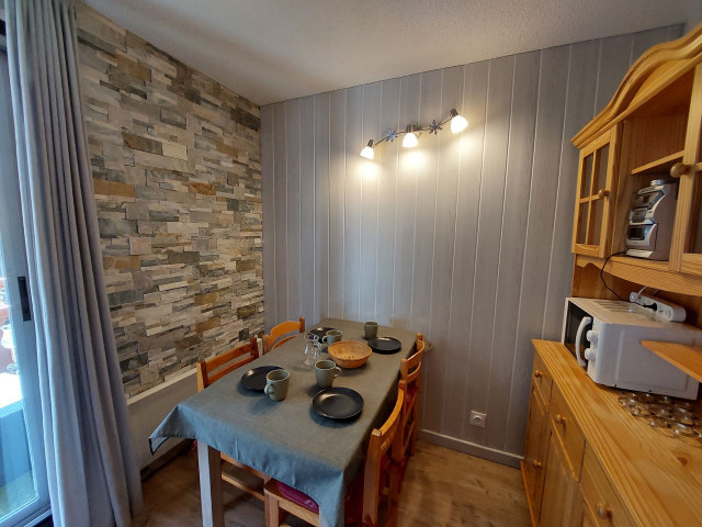 _lv_images__lot_0037251357_04_5102228