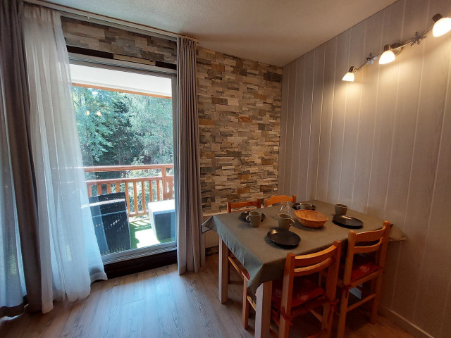 _lv_images__lot_0037251357_11_4627925