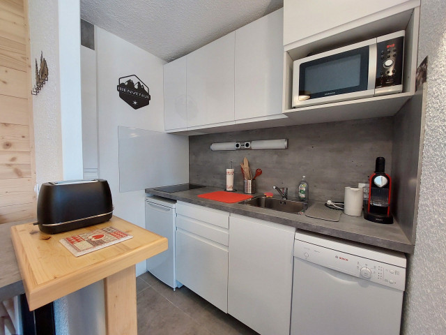 _lv_images__lot_0037251358_02_4216120