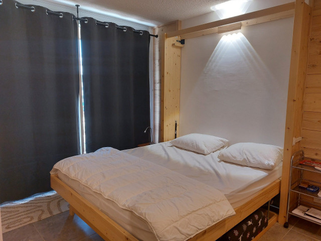 _lv_images__lot_0037251358_07_4675774