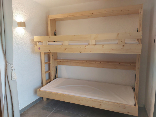 _lv_images__lot_0037251358_08_4401041