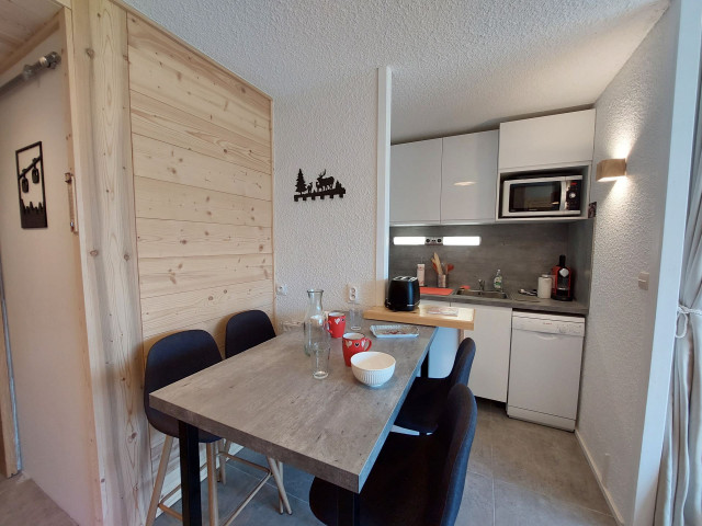 _lv_images__lot_0037251358_10_4465161