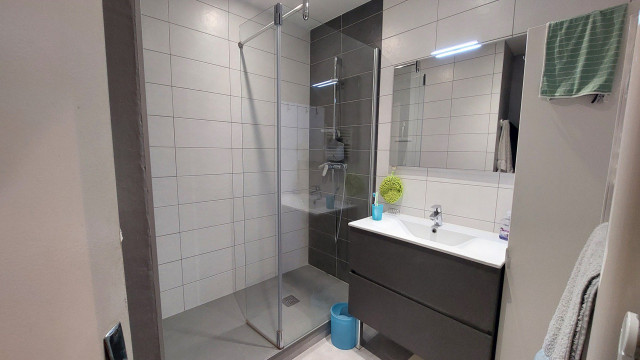 _lv_images__lot_0037251374_03_4691027