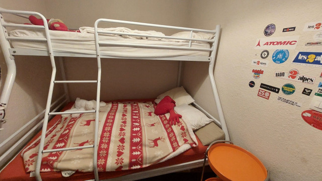 _lv_images__lot_0037251374_04_4630885