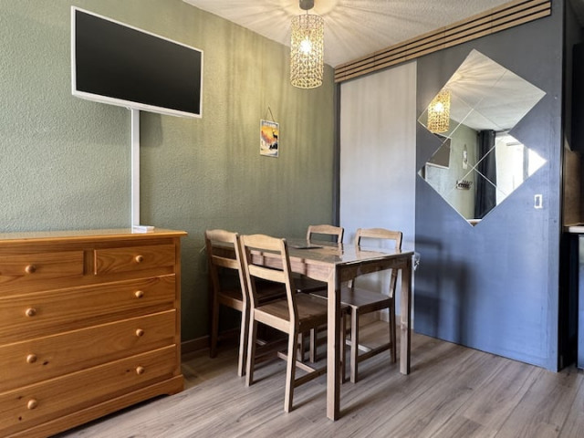 afbb90c1-2bd0-4ab4-a234-3b4f022e52c9-4371690 afbb90c1-2bd0-4ab4-a234-3b4f022e52c9-4371690