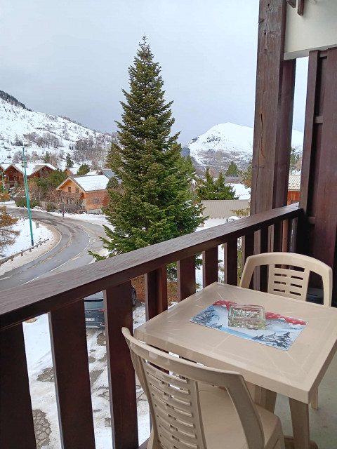 balcon-4245691 balcon-4245691