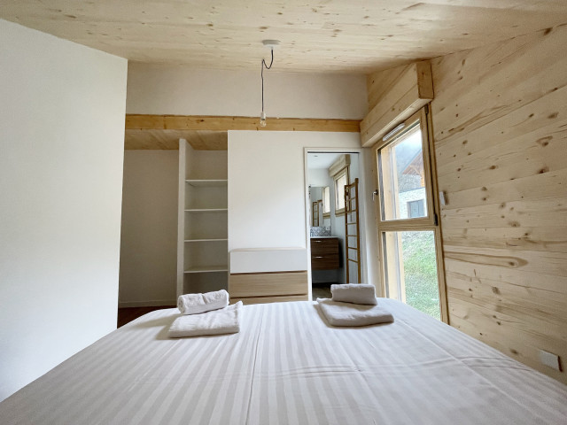 chaletdesamis-chambrehautverso-4305397