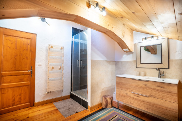 duplex-clochettes-salle-de-bain-a1-4281385 duplex-clochettes-salle-de-bain-a1-4281385