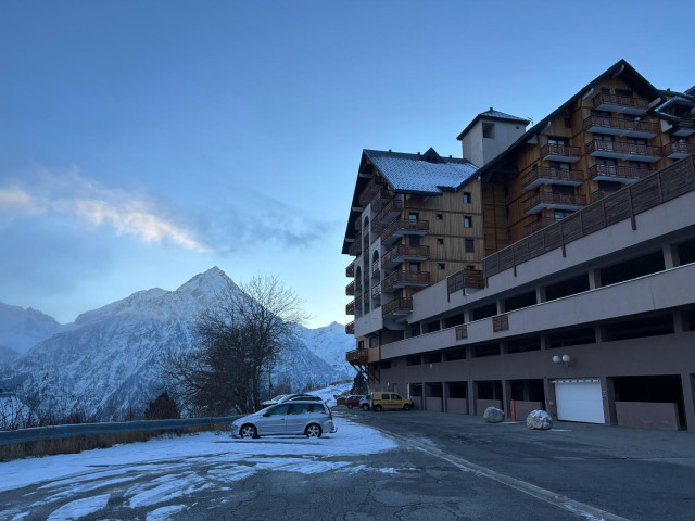 image0-2-4217086 image0-2-4217086