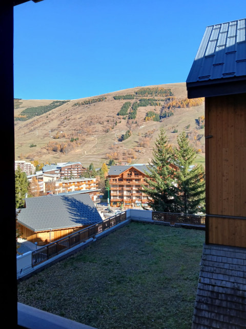 photo-11-4190917 photo-11-4190917